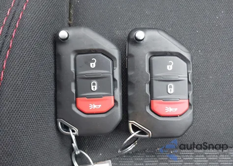 2023 Jeep Wrangler 2-Door Rubicon 4X4 z USA, uszkodzony, nr VIN 1C4HJXCG4PW642018